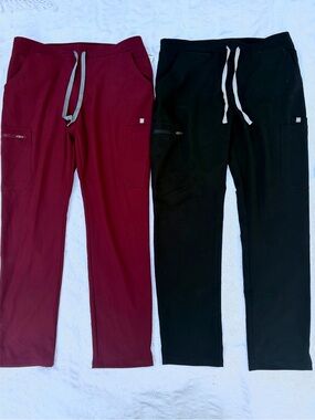 2-FIGS Womens Yola Elastic Waistband scrub pants in burgundy / black